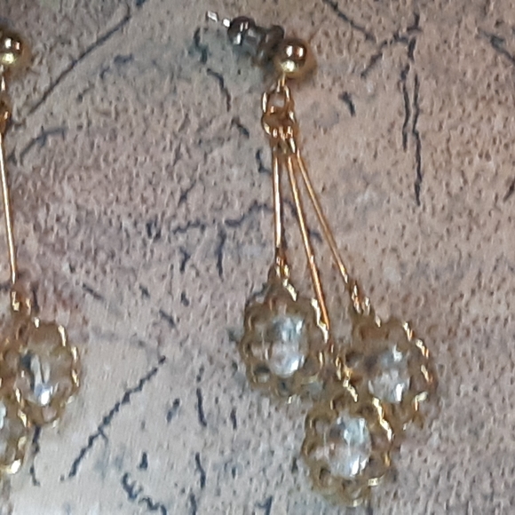 Jewlery Earrings - Picture 3 of 4